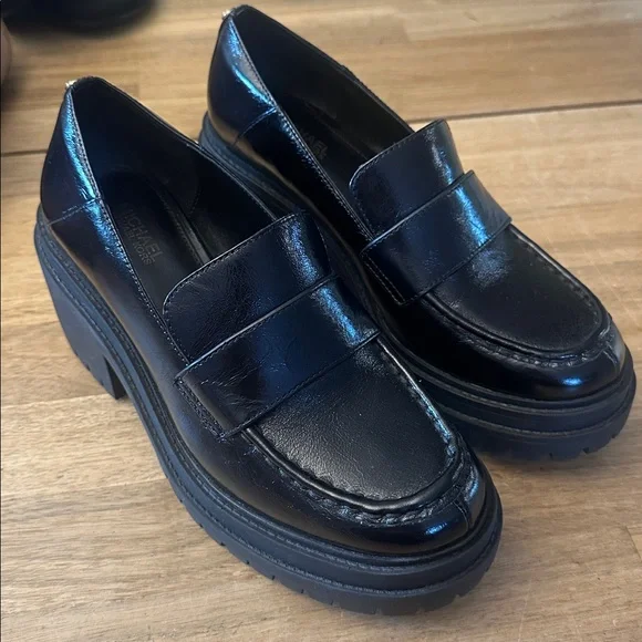 MICHAEL KORS ⭐️ 3” leather loafers - Picture 5 of 11